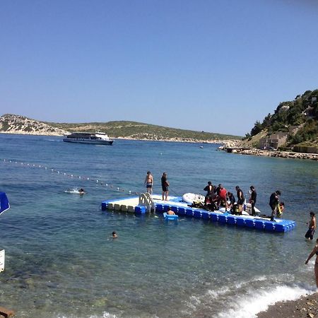 Number One Apart Hotel Karaburun  Luaran gambar