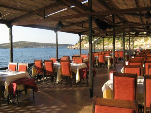 Number One Apart Hotel Karaburun  Luaran gambar