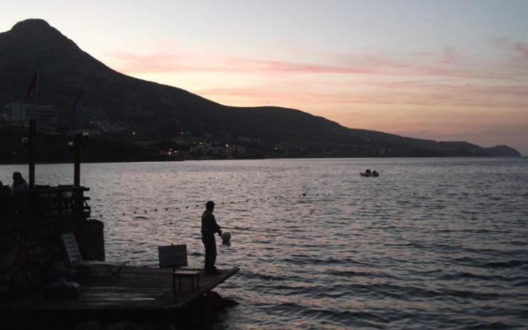 Number One Apart Hotel Karaburun  Luaran gambar